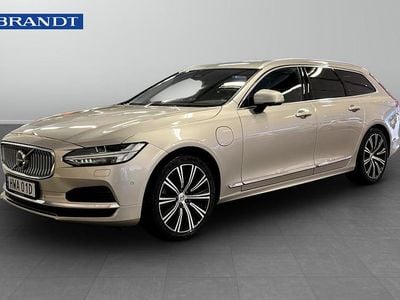 Grå Begagnad 2023 Volvo V90 Kombi | 399 900 kr (Marknadspris)