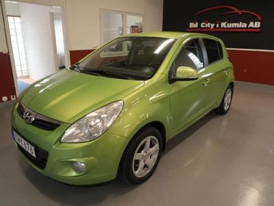 begagnad Hyundai i20 (77hk) 1.2/Nyservad/Nybesiktad/Låg mil/låg skatt