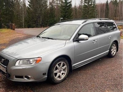 Silver Begagnad 2009 Volvo V70 Momentum Kombi | 47 000 kr (Marknadspris)