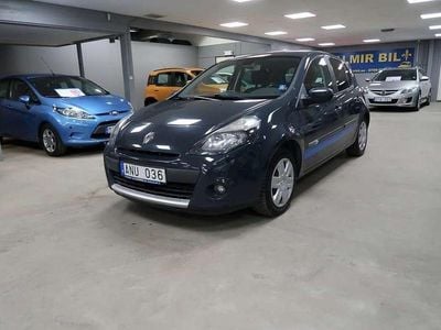 Begagnad Renault Clio IV 88 HK (64 kW) 2012 Blå Halvkombi