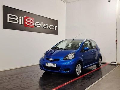 Blå Begagnad 2010 Toyota Aygo Halvkombi | 69 900 kr (Dyr)
