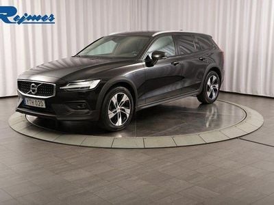 Svart Begagnad 2022 Volvo V60 CC Kombi | 269 800 kr (Bra pris)