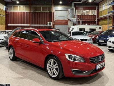 Röd Begagnad 2015 Volvo V60 Summum Kombi | 155 700 kr
