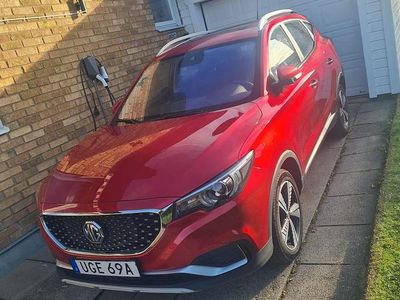 Begagnad MG ZS Luxury 105 kW (143 HK) 2021 Vinrödmetallic SUV