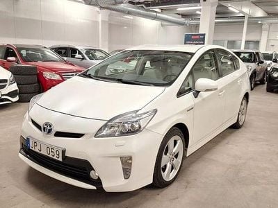 Begagnad Toyota Prius 136 HK (100 kW) 2012 Vit Halvkombi