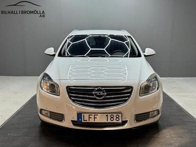 Begagnad Opel Insignia Edition 160 HK (117 kW) 2011 Vit Kombi