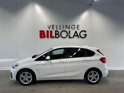 Vit Begagnad 2019 BMW 225 Active Tourer Sport Line Minibuss | 189 500 kr (Bra pris)