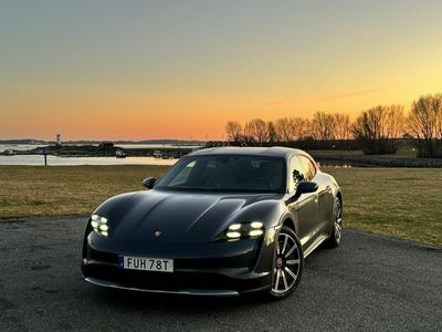 Porsche Taycan 4S