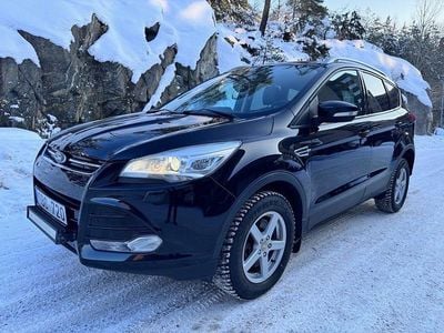 Svart Begagnad 2013 Ford Kuga Titanium SUV | 109 890 kr (Marknadspris)