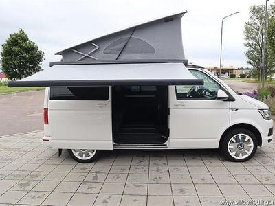 Vit samma som bilen Begagnad 2018 VW Transporter Beach Van | 399 900 kr