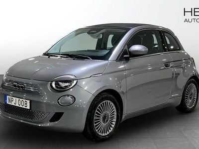 Svart Begagnad 2022 Fiat 500e Icon Halvkombi | 199 900 kr (Marknadspris)