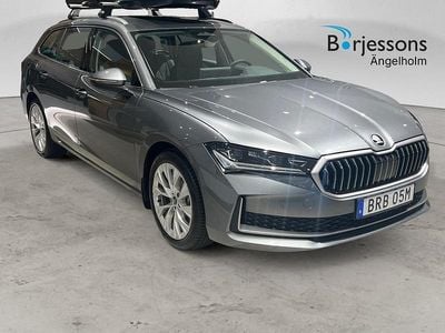 Grå Ny 2025 Skoda Superb Kombi | 449 900 kr (Bra pris)