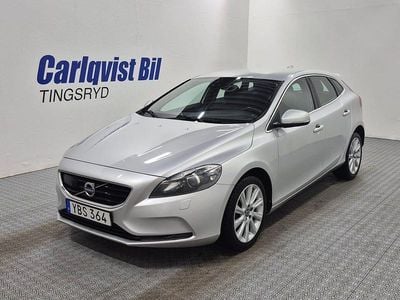 Begagnad Volvo V40 Momentum 150 HK (110 kW) 2016 Silver metallic