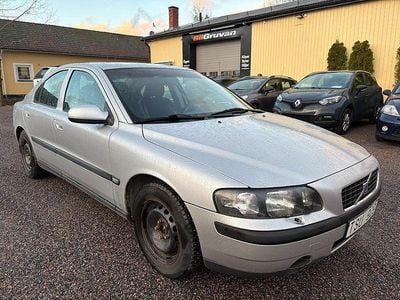 Begagnad Volvo S60 140 HK (102 kW) 2002 Grå Sedan