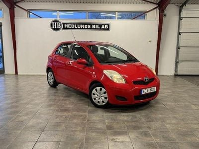 Begagnad Toyota Yaris 101 HK (74 kW) 2010 Röd Halvkombi