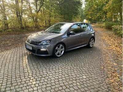 Grå Begagnad 2011 VW Golf VI R Halvkombi | 149 000 kr