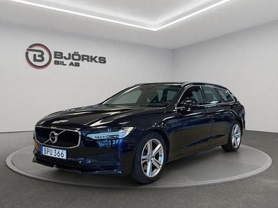 Mörkblå (blå) Begagnad 2018 Volvo V90 Momentum Kombi | 249 500 kr (Marknadspris)