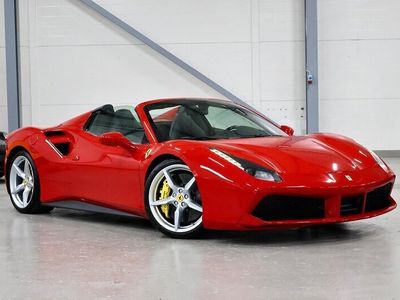 begagnad Ferrari 488 GTS 3.9 V8 DCT SPIDER 670HK ROSSO CORSA KOLFIBER