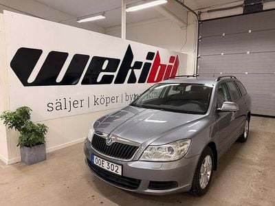 Begagnad Skoda Octavia Ambiente 140 HK (102 kW) 2012 Grå Kombi