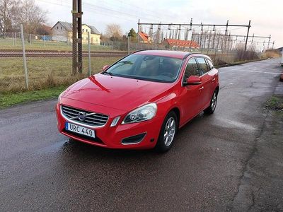 Röd Begagnad 2011 Volvo V60 Momentum Kombi | 78 000 kr (Bra pris)