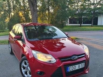 Röd Begagnad 2011 Ford Focus Trend Kombi | 45 000 kr (Marknadspris)