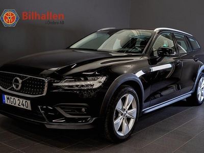 Svart Begagnad 2020 Volvo V60 CC Kombi | 309 900 kr (Marknadspris)