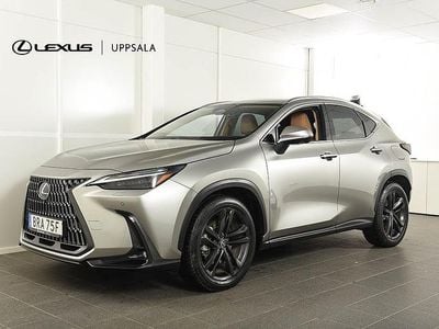 Ljusgrå Begagnad 2024 Lexus NX450h+ Executive Line SUV | 609 900 kr (Marknadspris)