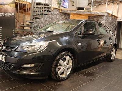 Begagnad Opel Astra Enjoy 116 HK (85 kW) 2012 Svart Halvkombi