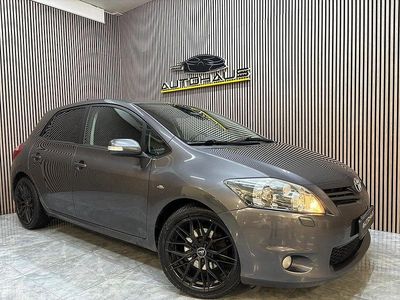 Grå Begagnad 2010 Toyota Auris Halvkombi | 69 900 kr