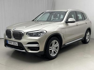 Ljusgrå Begagnad 2021 BMW X3 SUV | 324 800 kr