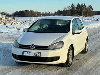 Candy white Begagnad 2011 VW Golf VI Halvkombi | 38 000 kr (Marknadspris)