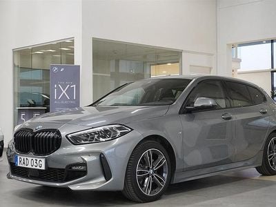 Begagnad BMW 118 M Sport 136 HK (100 kW) 2022 Grå Halvkombi