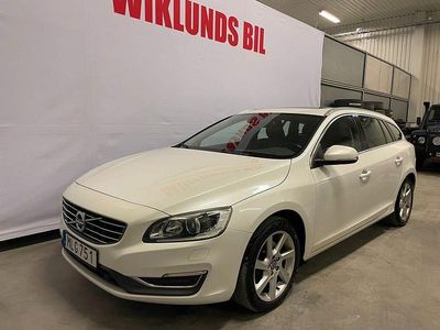 Vit Begagnad 2014 Volvo V60 Summum Kombi | 149 900 kr (Marknadspris)