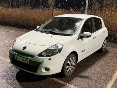 Begagnad 2011 Renault Clio III Halvkombi | 31 900 kr