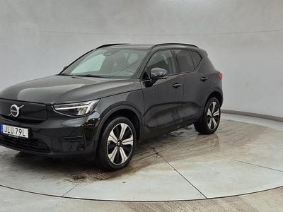 Svart Begagnad 2023 Volvo XC40 Core SUV | 298 800 kr (Bra pris)