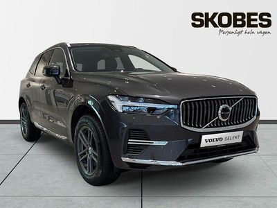 Grå Begagnad 2023 Volvo XC60 Core SUV | 379 100 kr