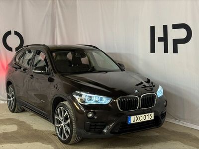 begagnad BMW X1 20i xDrive Model Sport Navi Drag M-värm