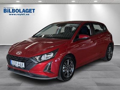 Begagnad Hyundai i20 Essential 84 HK (61 kW) 2024 Röd Halvkombi
