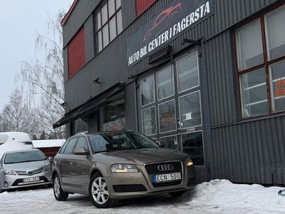 Begagnad Audi A3 Attraction 105 HK (77 kW) 2010 Brun Halvkombi