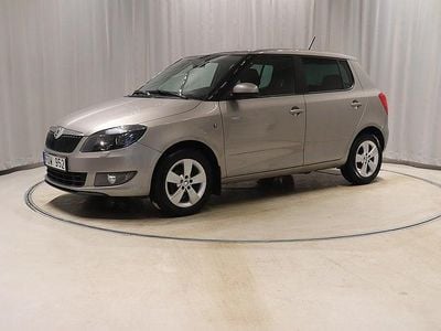 Cappuccinobeige metallic Begagnad 2013 Skoda Fabia Ambition Halvkombi | 69 800 kr (Bra pris)
