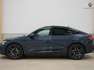 Begagnad Audi Q8 e-tron S-Line 300 kW (408 HK) 2023 Blå SUV
