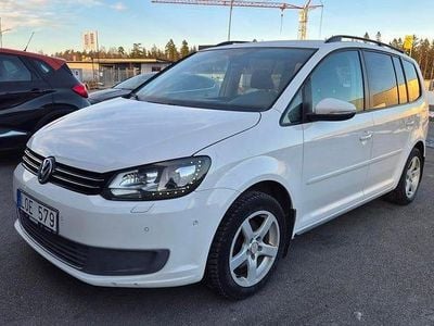 Begagnad VW Touran 105 HK (77 kW) 2011 Vit Minibuss