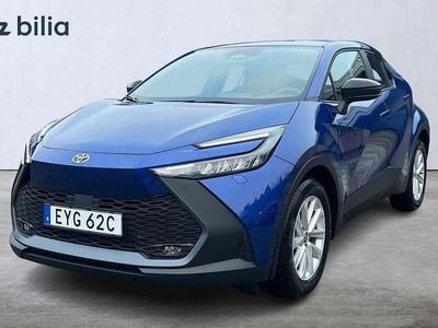 Blå Ny 2025 Toyota C-HR Active SUV | 317 500 kr (Marknadspris)