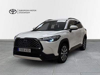 Vit Begagnad 2023 Toyota Corolla Cross Style SUV | 354 900 kr (Marknadspris)