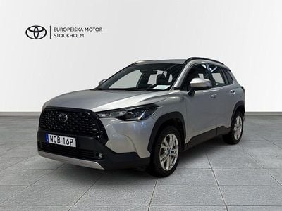 Silver Begagnad 2025 Toyota Corolla Cross Active SUV | 349 900 kr (Marknadspris)