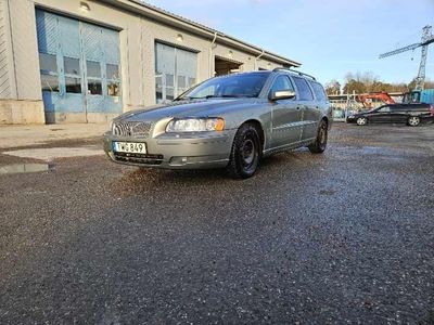 begagnad Volvo V70 D5 Momentum Euro 4