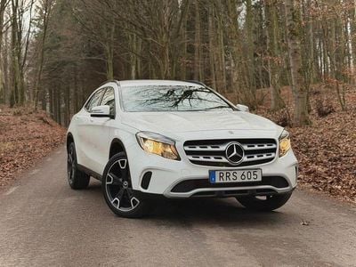 Vit Begagnad 2018 Mercedes GLA200 SUV | 218 900 kr (Marknadspris)