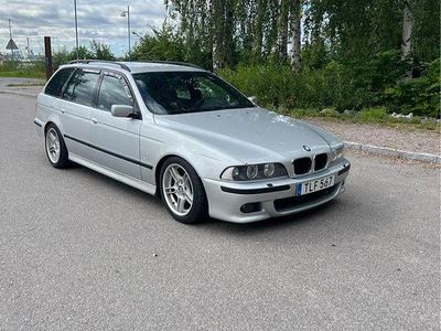 BMW 525