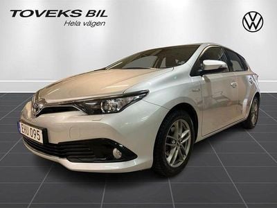 Begagnad Toyota Auris Active 99 HK (72 kW) 2018 Silver Halvkombi