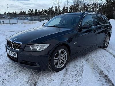 Begagnad BMW 325 218 HK (160 kW) 2006 Kombi